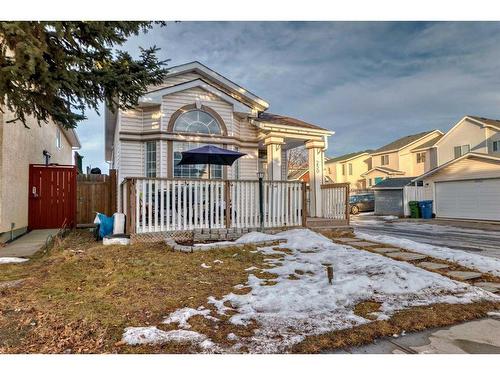 250 Costa Mesa Close Ne, Calgary, AB - Outdoor