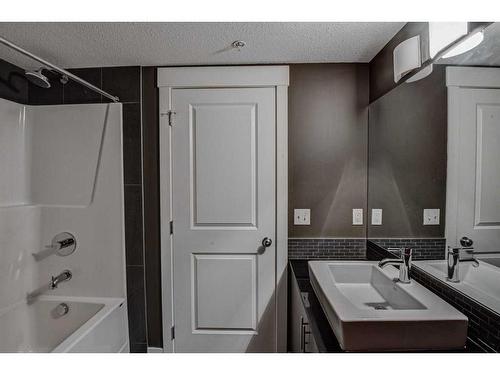 2117-240 Skyview Ranch Road Ne, Calgary, AB - Indoor Photo Showing Bathroom