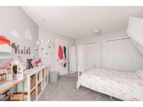 747 5A Street Nw, Calgary, AB - Indoor Photo Showing Bedroom