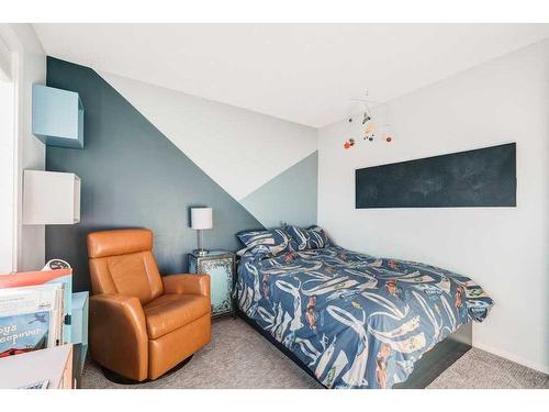 747 5A Street Nw, Calgary, AB - Indoor Photo Showing Bedroom