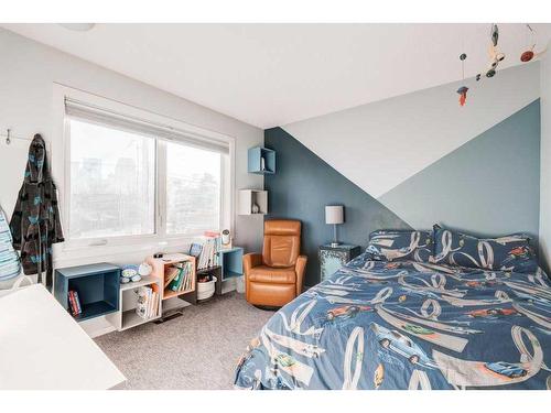 747 5A Street Nw, Calgary, AB - Indoor Photo Showing Bedroom