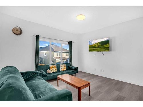 2038 Fowler Road Sw, Airdrie, AB - Indoor Photo Showing Living Room