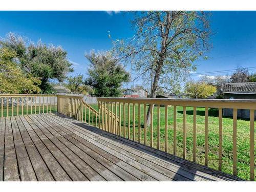 204 8 Avenue, Gleichen, AB - Outdoor With Deck Patio Veranda