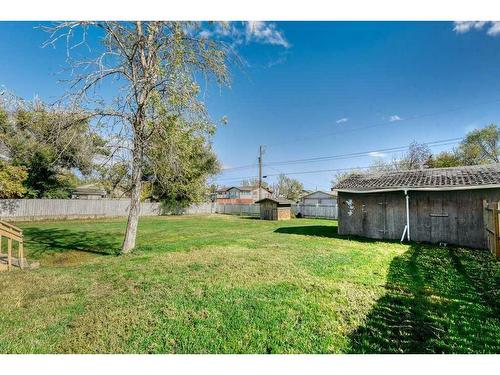 204 8 Avenue, Gleichen, AB - Outdoor With Backyard