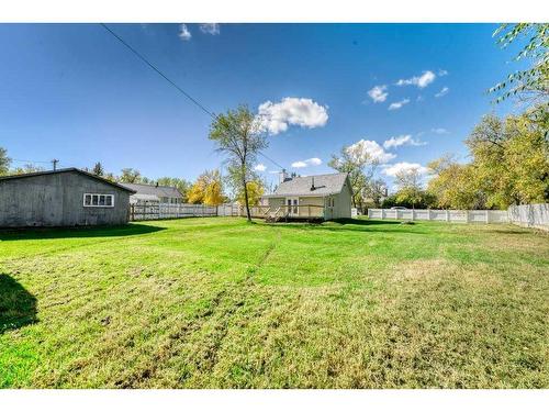 204 8 Avenue, Gleichen, AB - Outdoor With Backyard