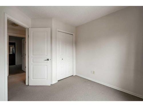 2-433 13 Avenue Ne, Calgary, AB - Indoor Photo Showing Other Room