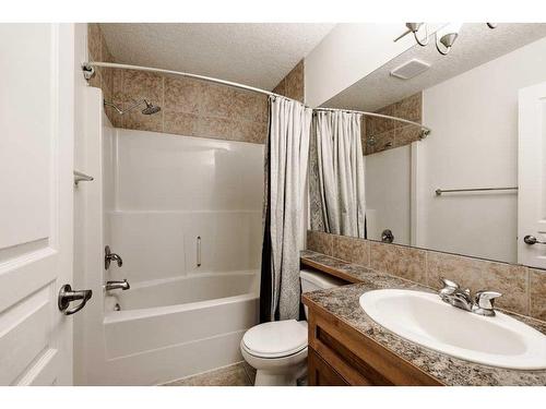 2-433 13 Avenue Ne, Calgary, AB - Indoor Photo Showing Bathroom