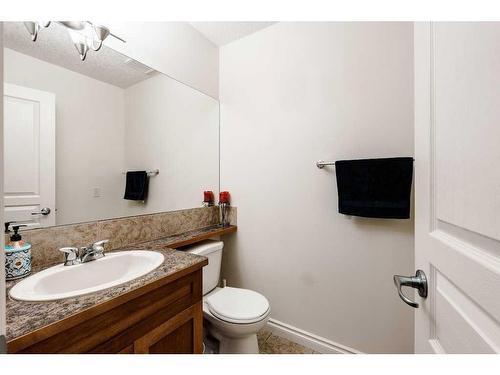 2-433 13 Avenue Ne, Calgary, AB - Indoor Photo Showing Bathroom