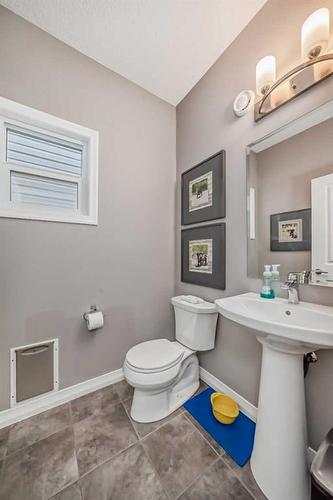 164 Auburn Glen Close Se, Calgary, AB - Indoor Photo Showing Bathroom