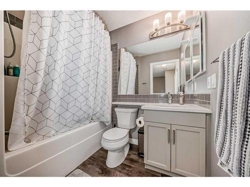 164 Auburn Glen Close Se, Calgary, AB - Indoor Photo Showing Bathroom