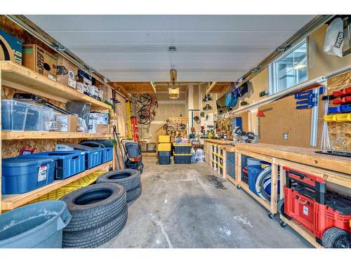 164 Auburn Glen Close Se, Calgary, AB - Indoor Photo Showing Garage