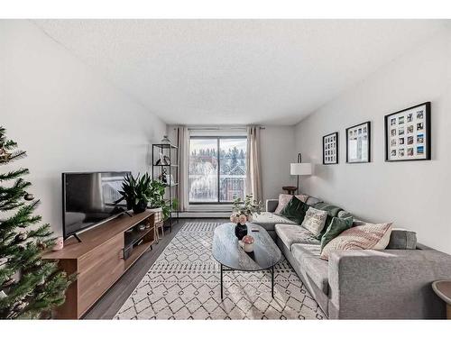 412-930 18 Avenue Sw, Calgary, AB - Indoor Photo Showing Living Room