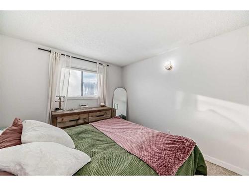 412-930 18 Avenue Sw, Calgary, AB - Indoor Photo Showing Bedroom