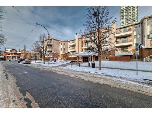 412-930 18 Avenue Sw, Calgary, AB - Outdoor With Balcony With Facade