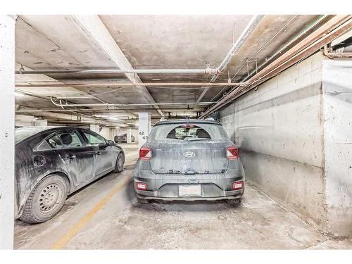 412-930 18 Avenue Sw, Calgary, AB - Indoor Photo Showing Garage