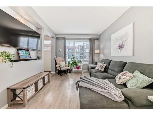 18 Legacy Boulevard Se, Calgary, AB - Indoor Photo Showing Living Room