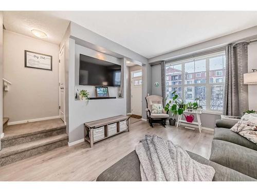 18 Legacy Boulevard Se, Calgary, AB - Indoor Photo Showing Living Room