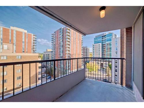 7D-133 25 Avenue Sw, Calgary, AB - Outdoor With Balcony With Exterior