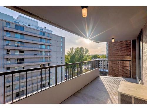 7D-133 25 Avenue Sw, Calgary, AB - Outdoor With Balcony With Exterior