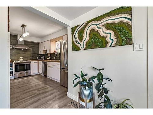 2023 8 Avenue Se, Calgary, AB - Indoor Photo Showing Kitchen