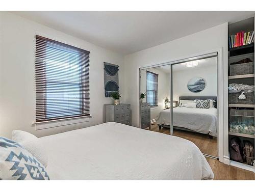 2023 8 Avenue Se, Calgary, AB - Indoor Photo Showing Bedroom