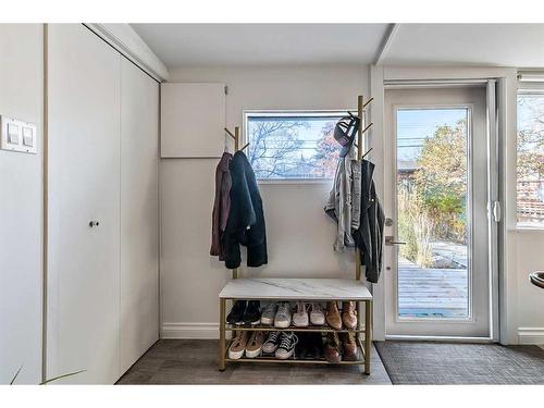 2023 8 Avenue Se, Calgary, AB - Indoor Photo Showing Other Room