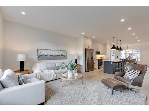 4909 19 Avenue Nw, Calgary, AB - Indoor Photo Showing Living Room