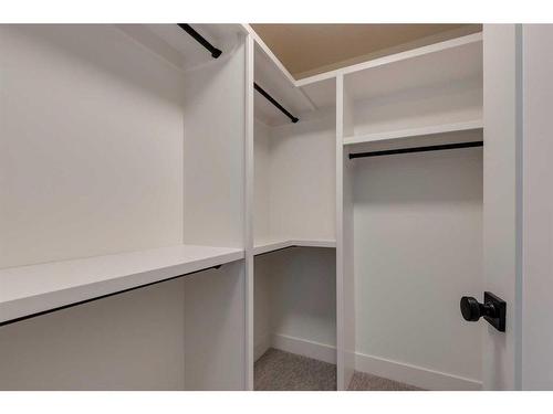 4909 19 Avenue Nw, Calgary, AB - Indoor With Storage