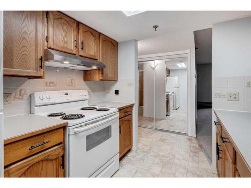 505-2011 University Drive Nw, Calgary, AB - Indoor Photo Showing Kitchen