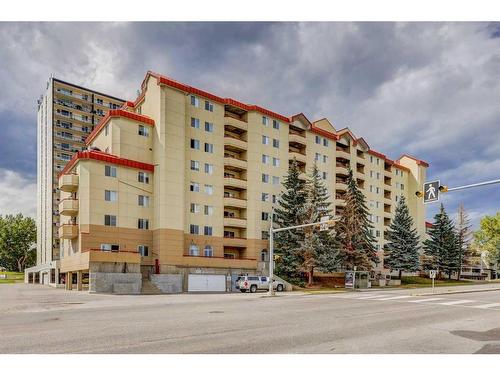 505-2011 University Drive Nw, Calgary, AB - Outdoor With Balcony With Facade