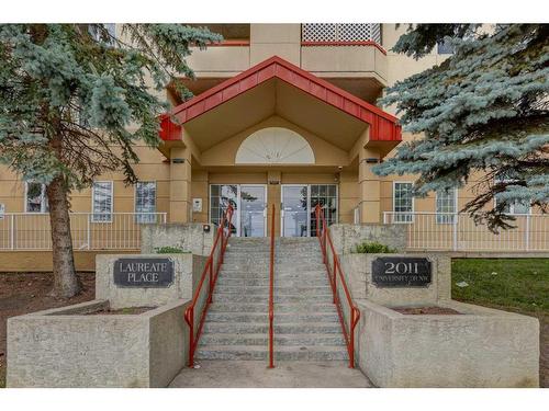 505-2011 University Drive Nw, Calgary, AB - Outdoor