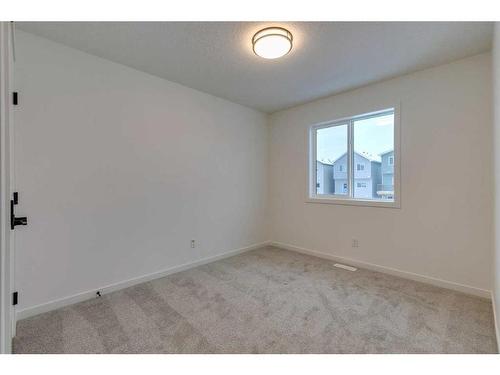 545 Bayview Street Sw, Airdrie, AB - Indoor Photo Showing Other Room