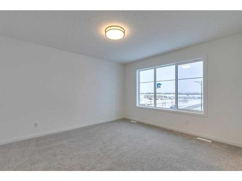 545 Bayview Street Sw, Airdrie, AB - Indoor Photo Showing Other Room