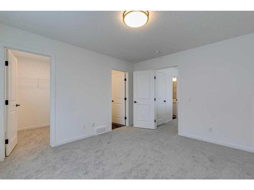 545 Bayview Street Sw, Airdrie, AB - Indoor Photo Showing Other Room