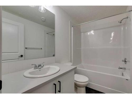 545 Bayview Street Sw, Airdrie, AB - Indoor Photo Showing Bathroom