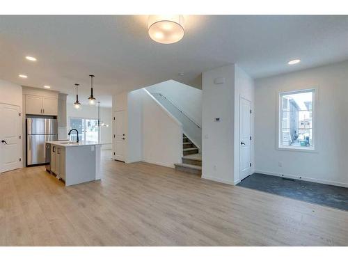 545 Bayview Street Sw, Airdrie, AB - Indoor Photo Showing Kitchen