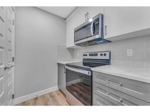 81-230 Seton Passage Se, Calgary, AB - Indoor Photo Showing Kitchen