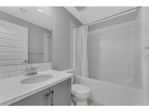 81-230 Seton Passage Se, Calgary, AB - Indoor Photo Showing Bathroom