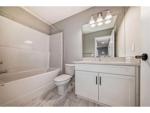 24 Sugarsnap Way Se, Calgary, AB - Indoor Photo Showing Bathroom