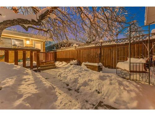 4831 40 Avenue Sw, Calgary, AB - Outdoor