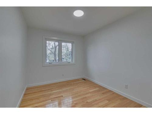 35 Mckinley Road Se, Calgary, AB - Indoor Photo Showing Other Room