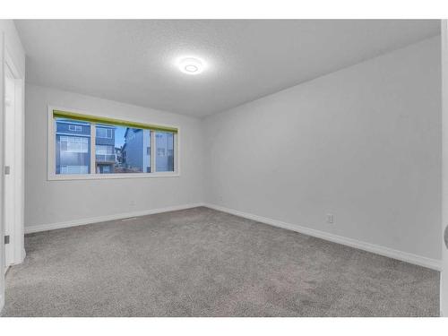 114 Lucas Terrace Nw, Calgary, AB - Indoor Photo Showing Other Room