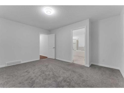 114 Lucas Terrace Nw, Calgary, AB - Indoor Photo Showing Other Room