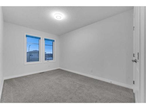 114 Lucas Terrace Nw, Calgary, AB - Indoor Photo Showing Other Room