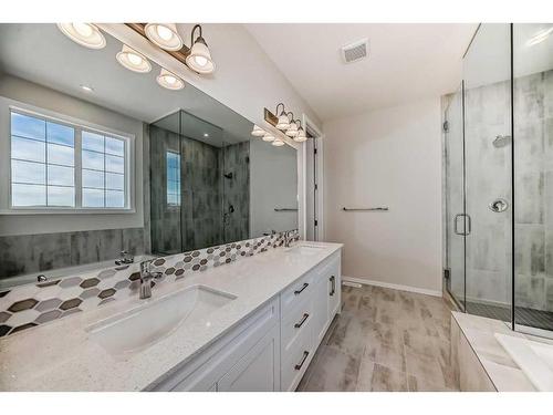 44 Cityline Heath Ne, Calgary, AB - Indoor Photo Showing Bathroom