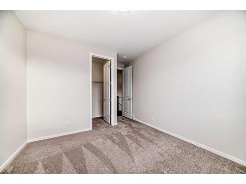 44 Cityline Heath Ne, Calgary, AB - Indoor Photo Showing Other Room