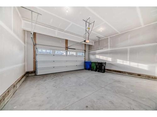 44 Cityline Heath Ne, Calgary, AB - Indoor Photo Showing Garage