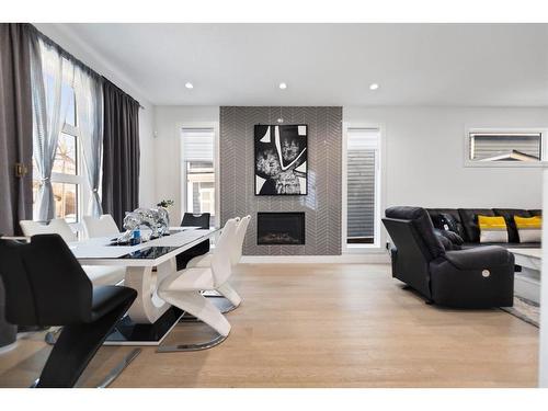 415 6 Street Ne, Calgary, AB - Indoor With Fireplace