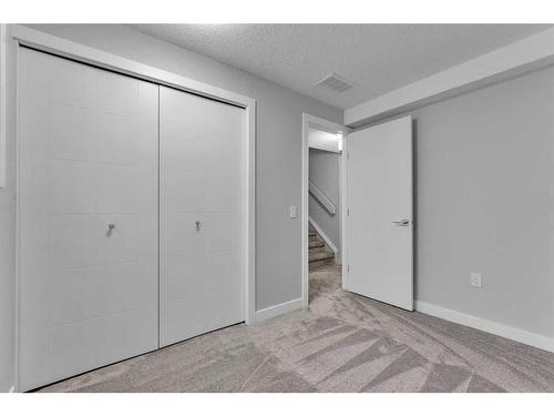 5501 4 Avenue Ne, Calgary, AB - Indoor Photo Showing Other Room