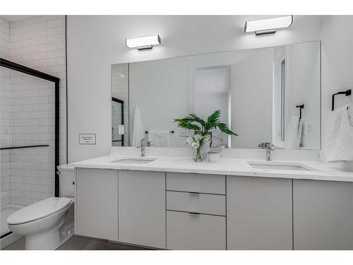 3927 65 Street Nw, Calgary, AB - Indoor Photo Showing Bathroom